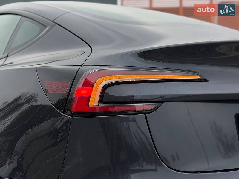 Седан Tesla Model 3 2024 в Кривом Роге