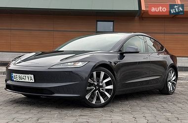 Седан Tesla Model 3 2024 в Кривом Роге
