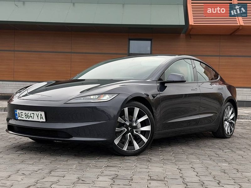 Седан Tesla Model 3 2024 в Кривом Роге
