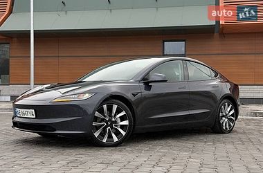 Седан Tesla Model 3 2024 в Кривом Роге