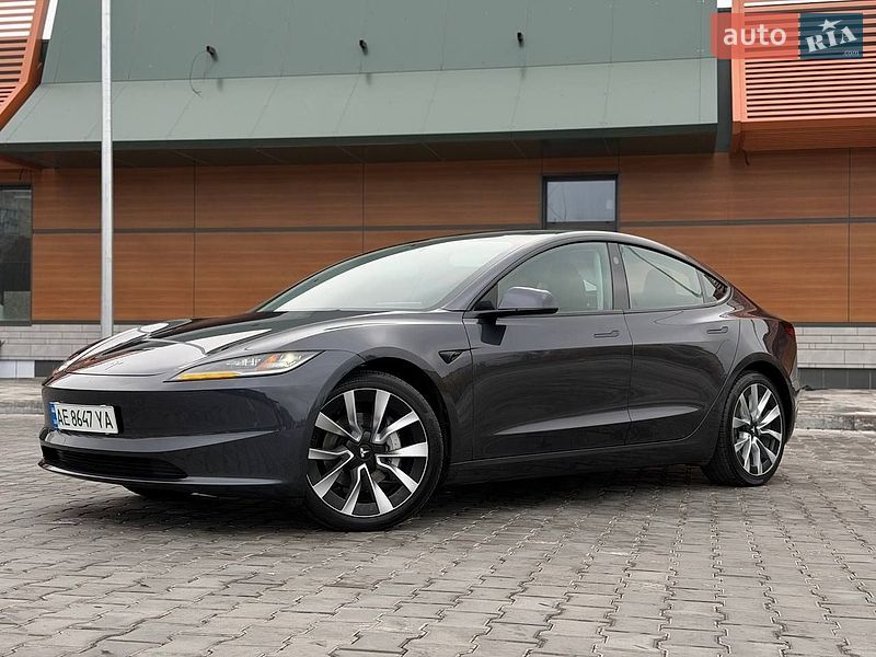 Седан Tesla Model 3 2024 в Кривом Роге