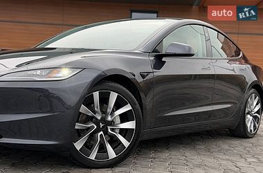 Седан Tesla Model 3 2024 в Кривом Роге
