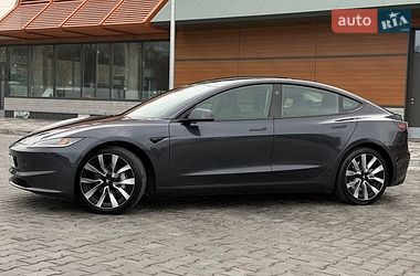 Седан Tesla Model 3 2024 в Кривом Роге