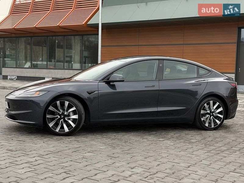 Седан Tesla Model 3 2024 в Кривом Роге