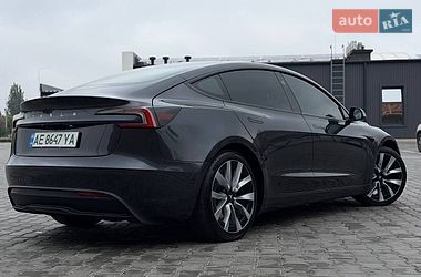 Седан Tesla Model 3 2024 в Кривом Роге
