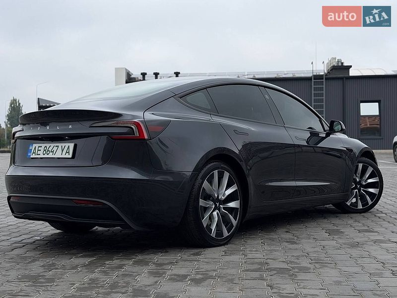 Седан Tesla Model 3 2024 в Кривом Роге