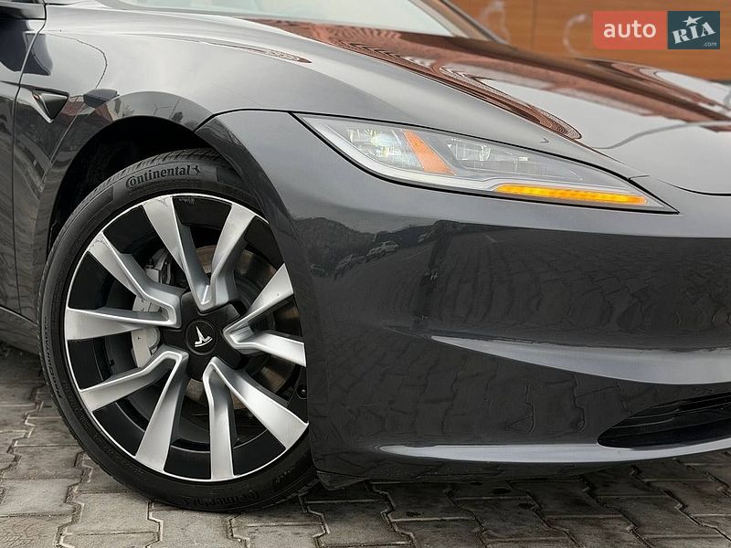 Седан Tesla Model 3 2024 в Кривом Роге