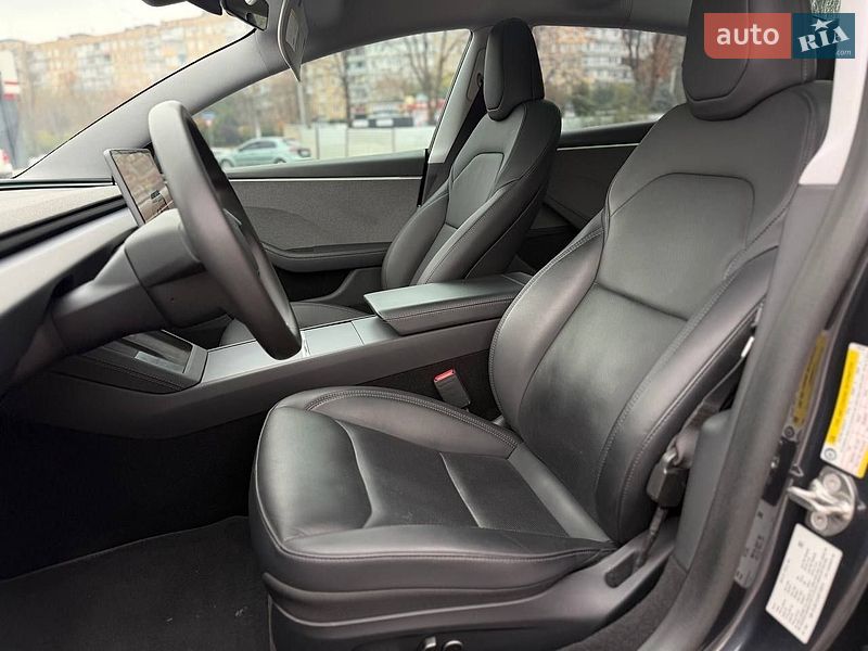 Седан Tesla Model 3 2024 в Кривом Роге