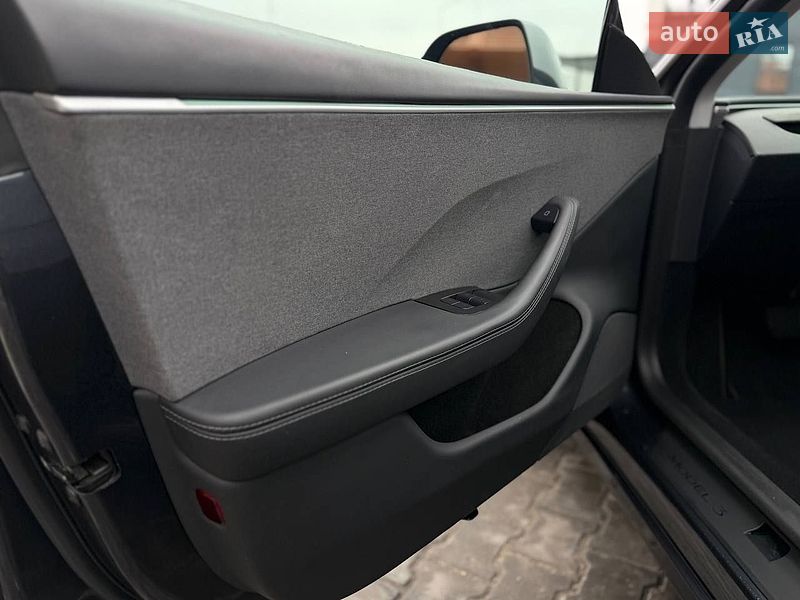 Седан Tesla Model 3 2024 в Кривом Роге
