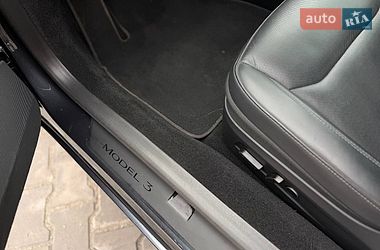 Седан Tesla Model 3 2024 в Кривом Роге