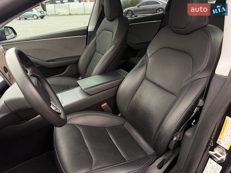 Седан Tesla Model 3 2024 в Кривом Роге