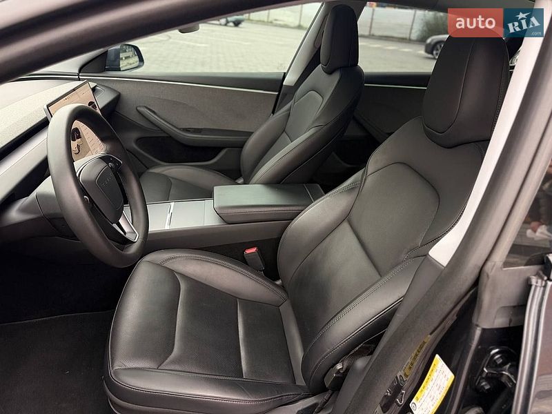 Седан Tesla Model 3 2024 в Кривом Роге