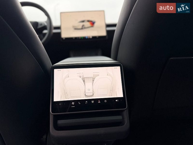 Седан Tesla Model 3 2024 в Кривом Роге