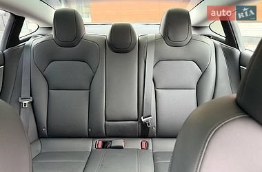 Седан Tesla Model 3 2024 в Кривом Роге