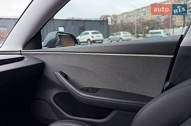 Седан Tesla Model 3 2024 в Кривом Роге