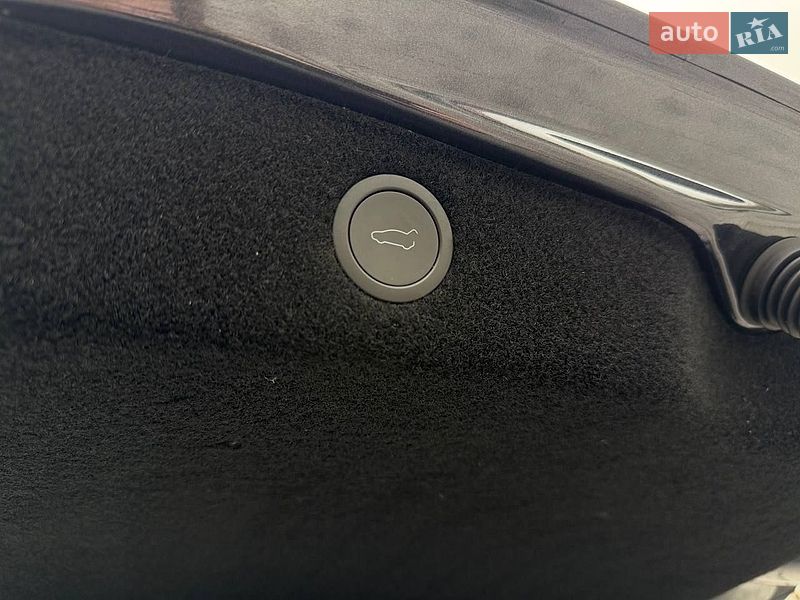 Седан Tesla Model 3 2024 в Кривом Роге