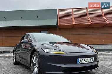 Седан Tesla Model 3 2024 в Кривом Роге