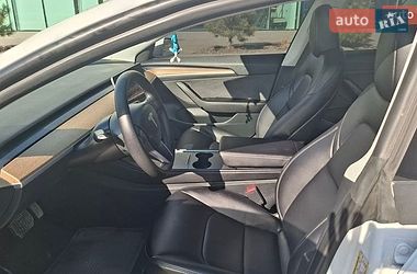 Седан Tesla Model 3 2023 в Виннице