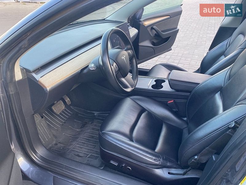 Седан Tesla Model 3 2021 в Черкассах
