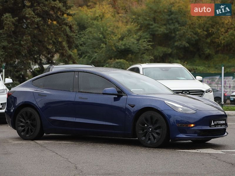 Седан Tesla Model 3 2023 в Харькове