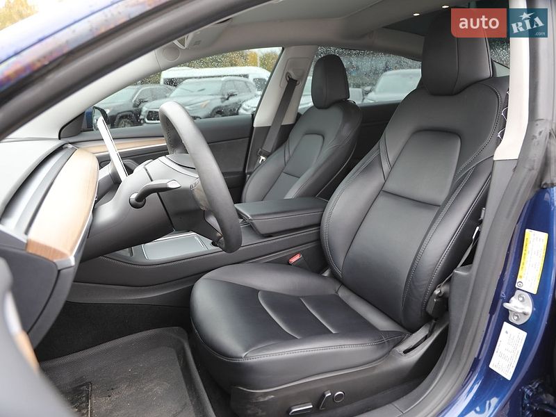 Седан Tesla Model 3 2023 в Харькове