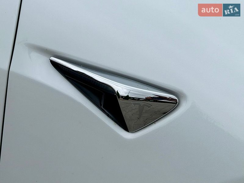 Седан Tesla Model 3 2019 в Одессе