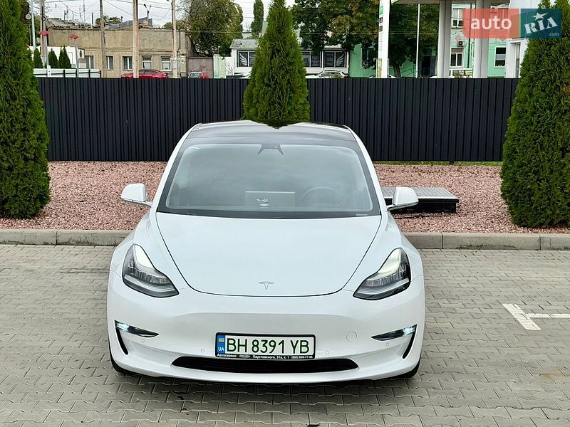 Седан Tesla Model 3 2019 в Одессе