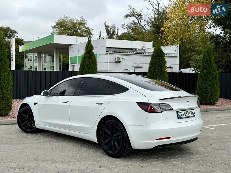 Седан Tesla Model 3 2019 в Одессе
