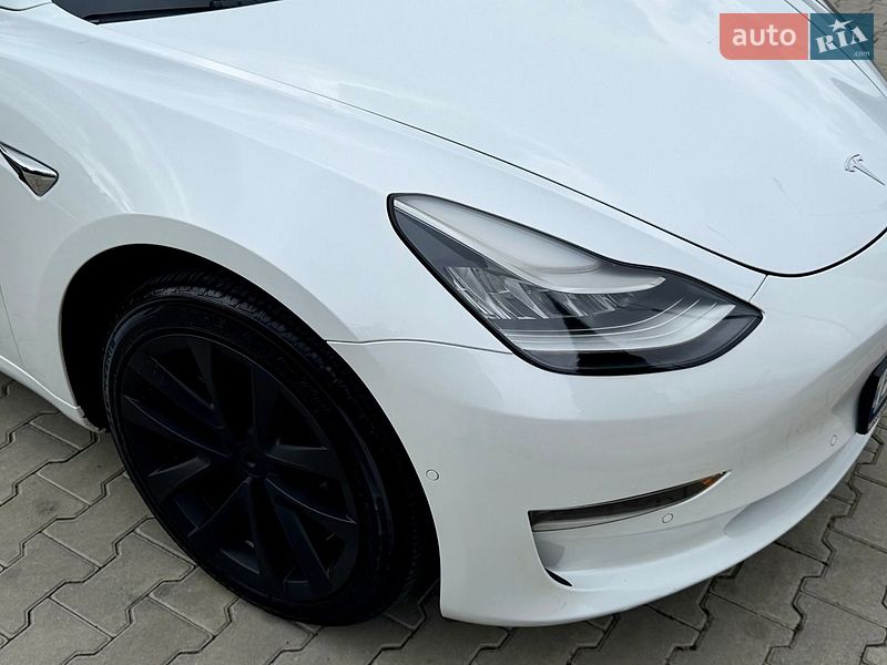 Седан Tesla Model 3 2019 в Одессе
