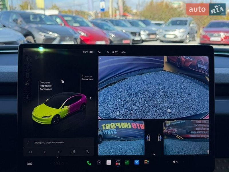 Седан Tesla Model 3 2025 в Стрию