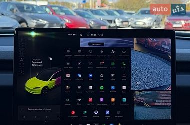 Седан Tesla Model 3 2025 в Стрию