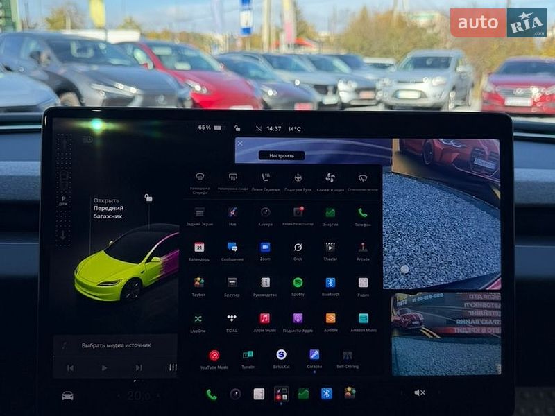 Седан Tesla Model 3 2025 в Стрию