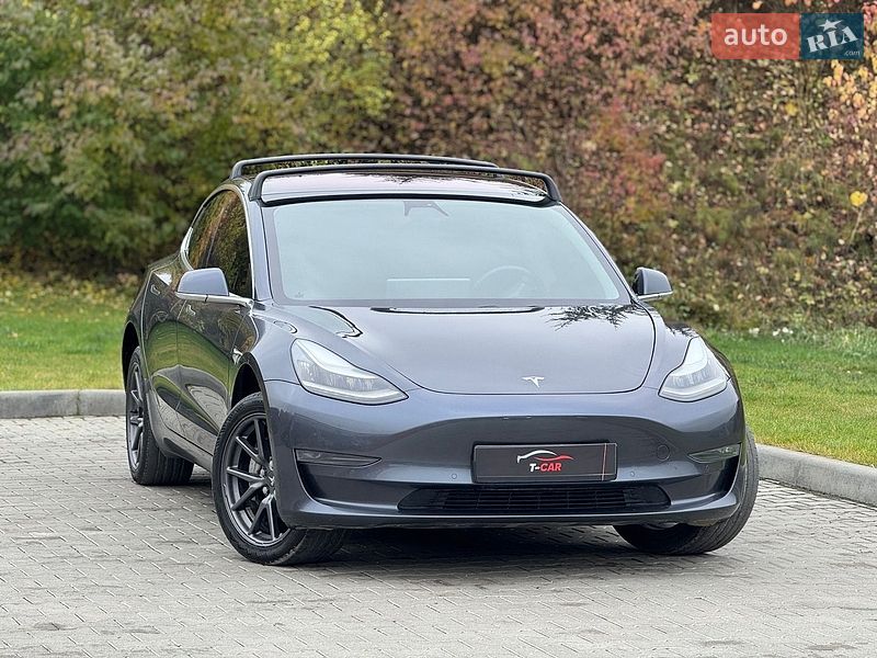 Седан Tesla Model 3 2019 в Тернополе
