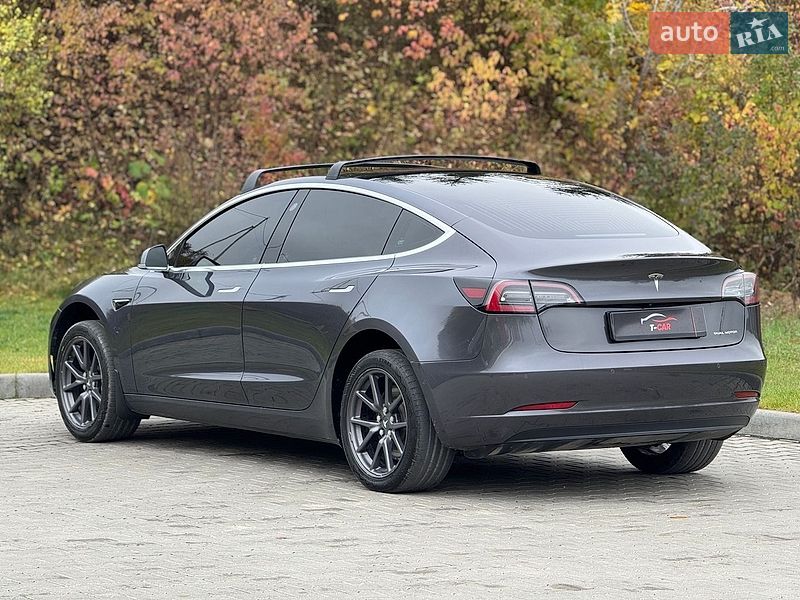 Седан Tesla Model 3 2019 в Тернополе