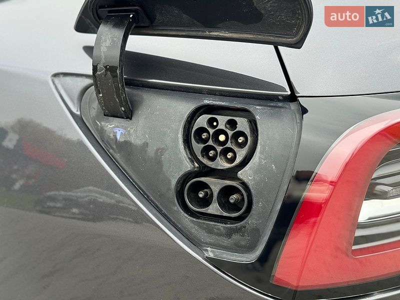 Седан Tesla Model 3 2019 в Тернополе