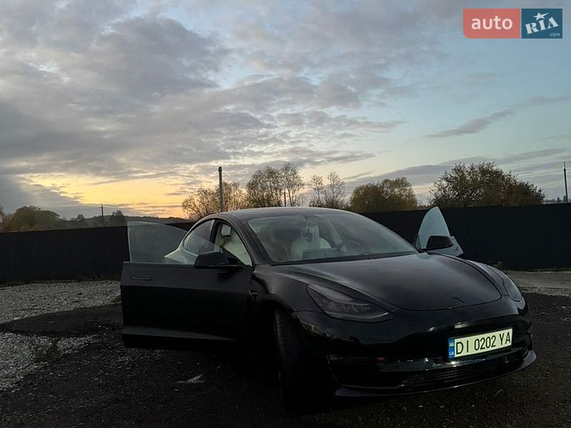 Седан Tesla Model 3 2020 в Ивано-Франковске