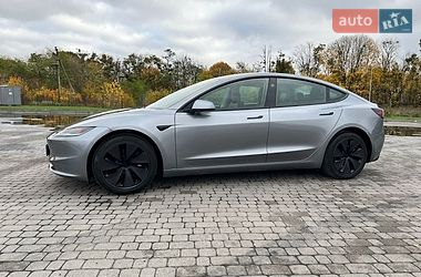 Седан Tesla Model 3 2025 в Радивиліві фото 12 Седан Tesla Model 3 2025 в Радивиліві