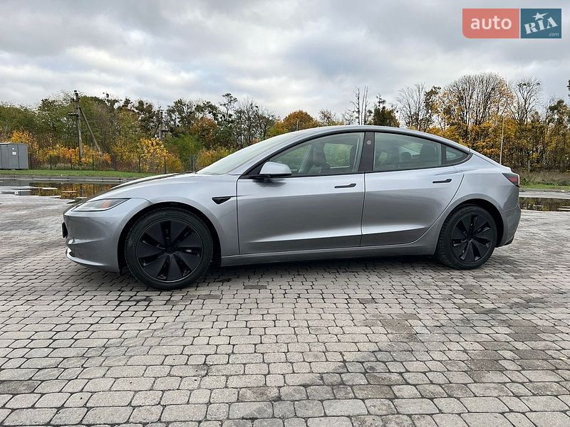 Седан Tesla Model 3 2025 в Радивиліві фото 12 Седан Tesla Model 3 2025 в Радивиліві
