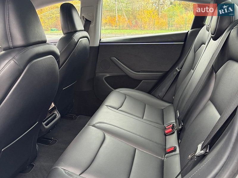 Седан Tesla Model 3 2025 в Радивиліві фото 3 Седан Tesla Model 3 2025 в Радивиліві