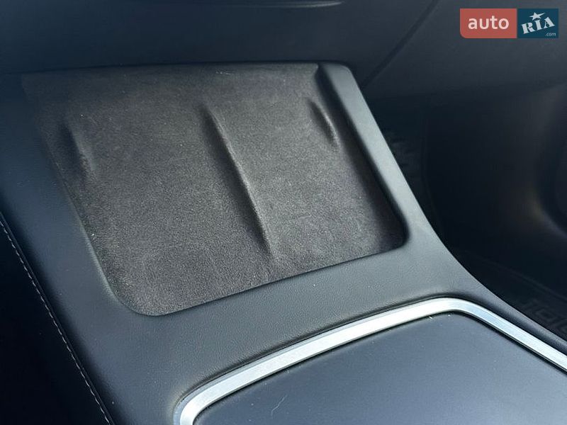 Седан Tesla Model 3 2019 в Киеве