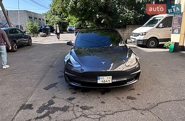 Седан Tesla Model 3 2022 в Днепре