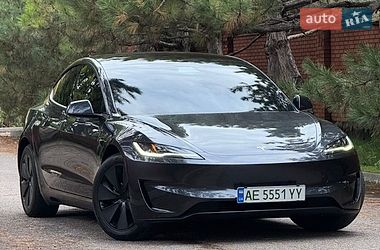 Седан Tesla Model 3 2025 в Днепре