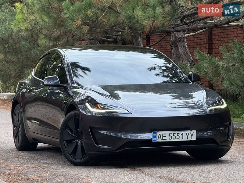 Седан Tesla Model 3 2025 в Днепре