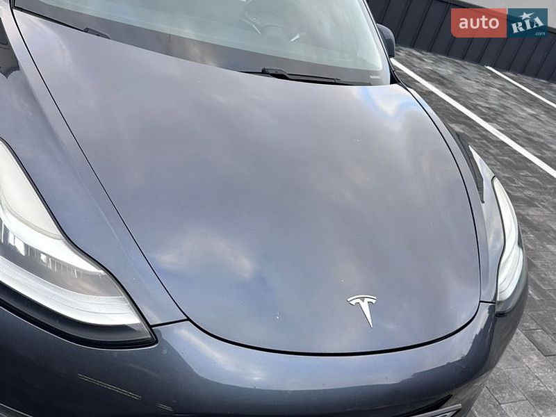Седан Tesla Model 3 2018 в Рівному