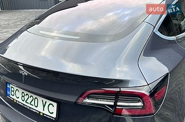 Седан Tesla Model 3 2018 в Рівному