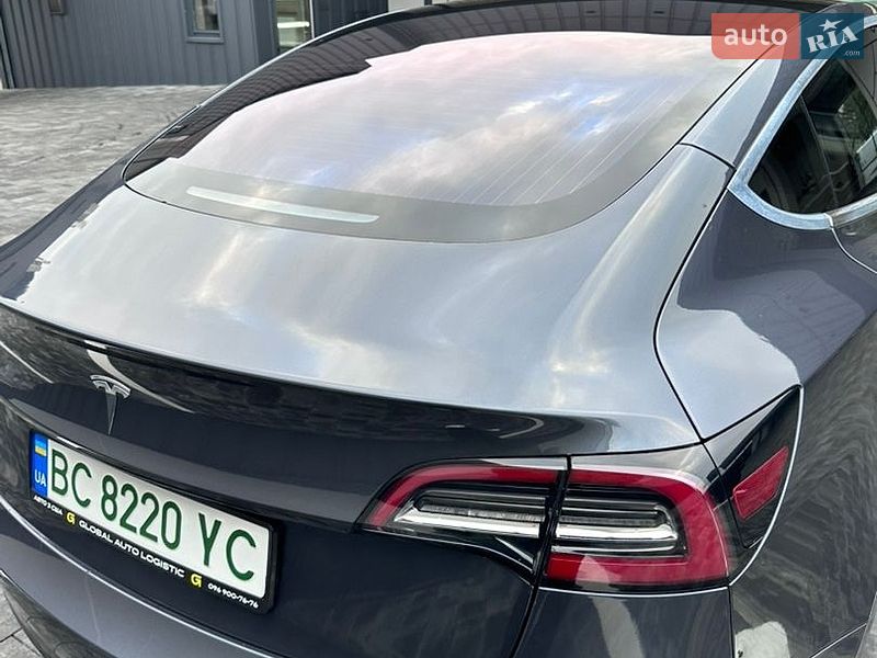 Седан Tesla Model 3 2018 в Рівному