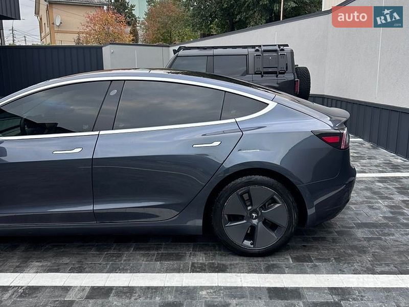 Седан Tesla Model 3 2018 в Рівному