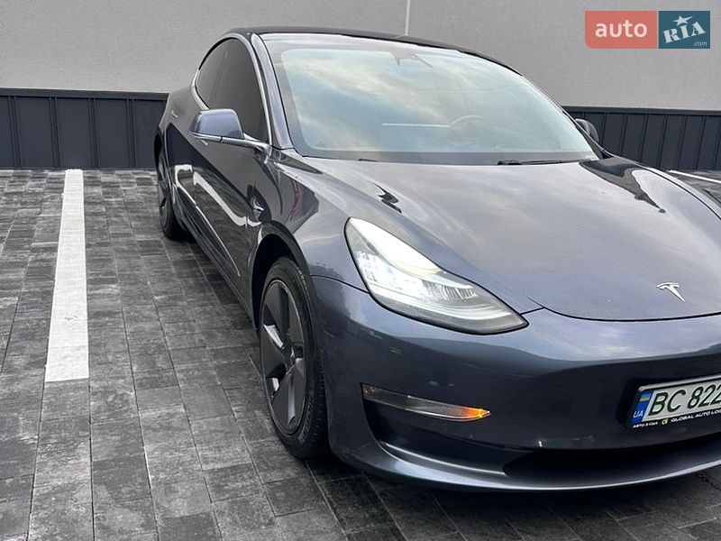 Седан Tesla Model 3 2018 в Рівному
