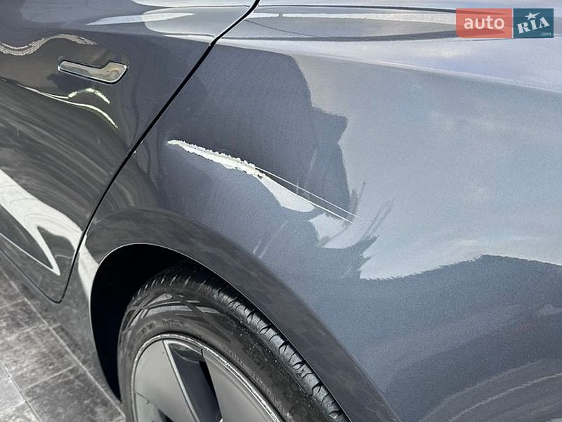 Седан Tesla Model 3 2018 в Рівному