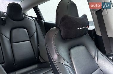 Седан Tesla Model 3 2018 в Рівному